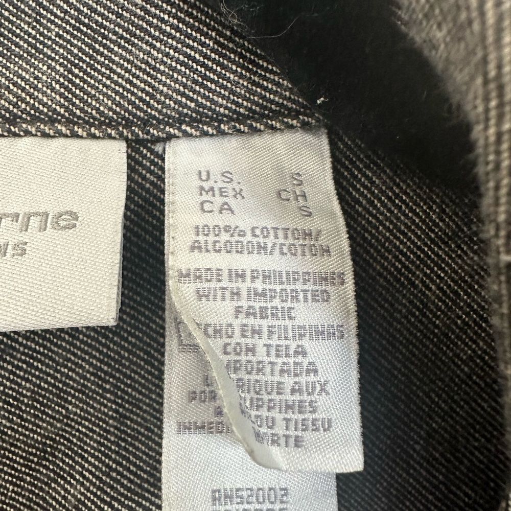 Liz Claiborne BLACK 1990s DISTRESSED EMBROIDERED FLORAL DENIM JACKET, Small - Picture 8 of 10